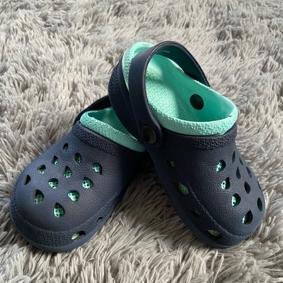 Other - Toddler 8 Croc-style Shoe with Liner